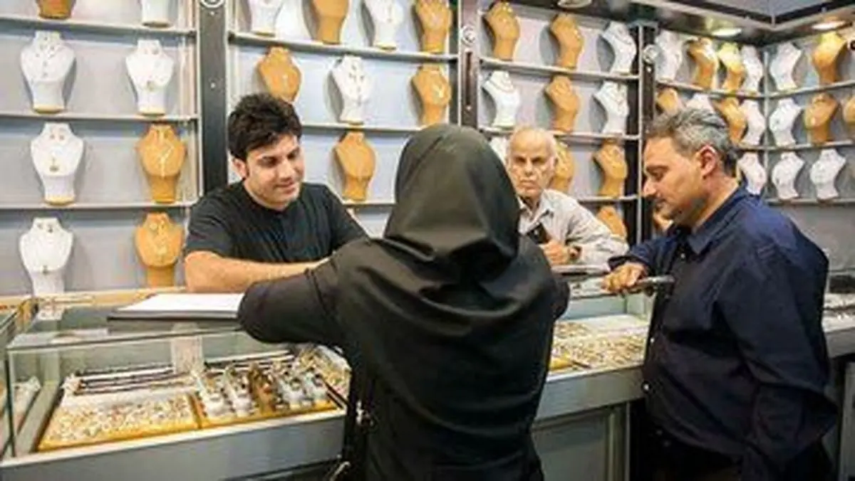 طلا بخرید، مالیات ندهید! کدام معاملات طلا از مالیات معاف است؟