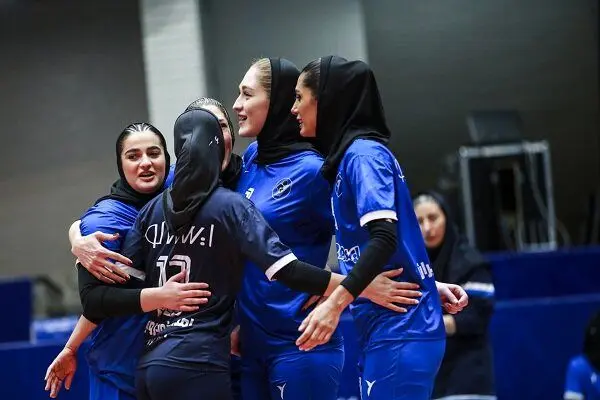 نبرد مرگ و زندگی ۱۲ تیم در لیگ برتر والیبال زنان: چه کسی زنده می‌ماند؟