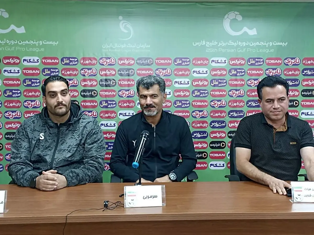 شوک سرمربی نیروی زمینی: داور بازی را از ما دزدید!