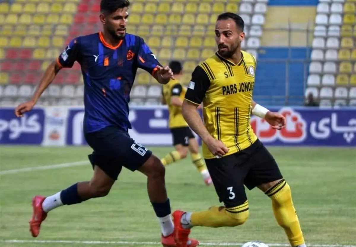 فاجعه در لیگ دسته اول: 9 نفره نساجی، رجب‌زاده را با خاک یکسان کرد! اولین شکست فصل برای صدرنشین!