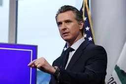 فرماندار کالیفرنیا: ترامپ یک گونه مهاجم است!