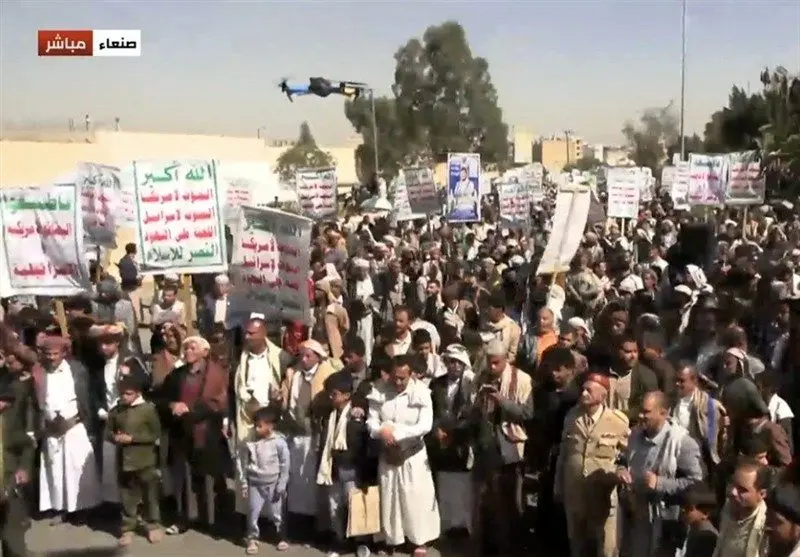 شوک واشنگتن از یمن: جشن و اعتراض در سالگرد اخراج تفنگداران آمریکایی!