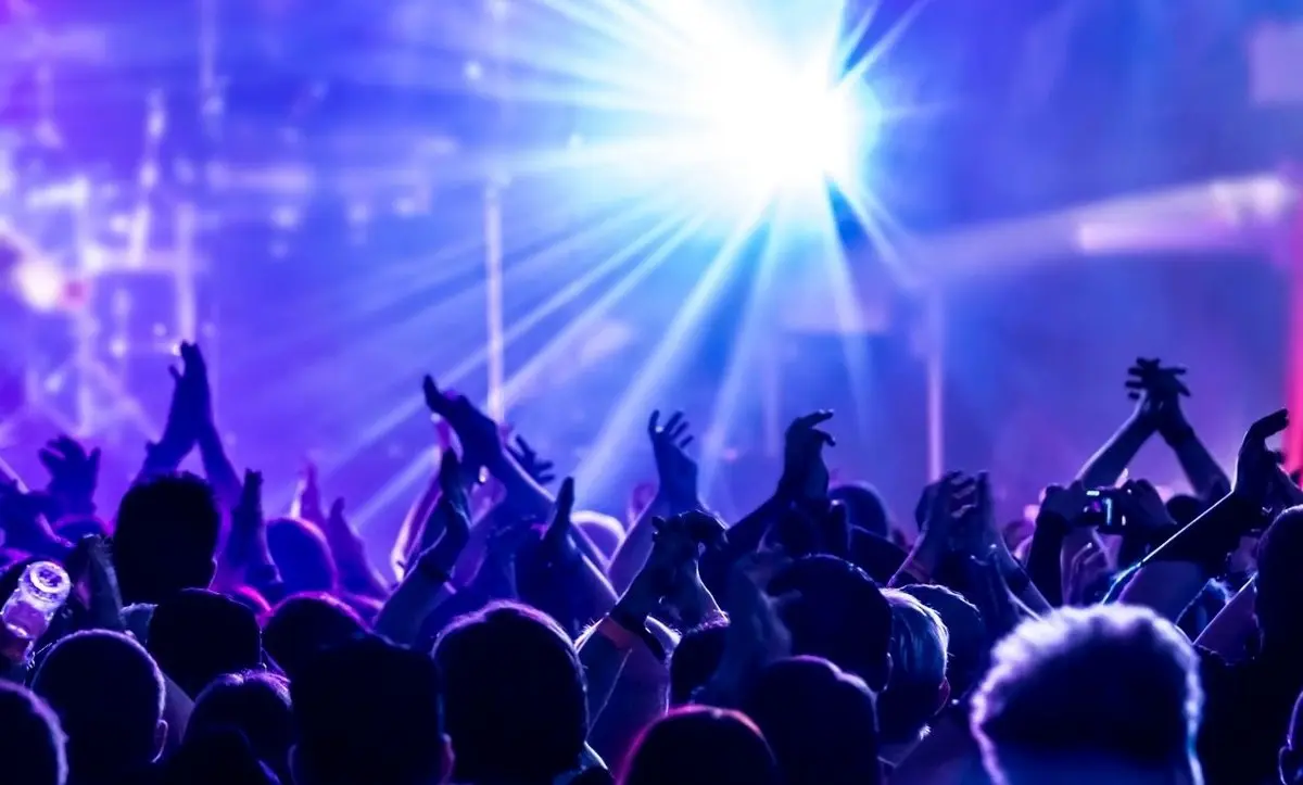 بازار سیاه فروش بلیت / مردم مراقب باشند