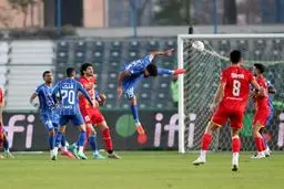 آتش‌بازی دربی با صدرنشینی استقلال؛ فولاد تماشاگر شد!