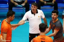 ۵۰ سالگی و تیم جدید! والیبالیست تمام‌نشدنی ایران واقعاً چه رازی دارد؟