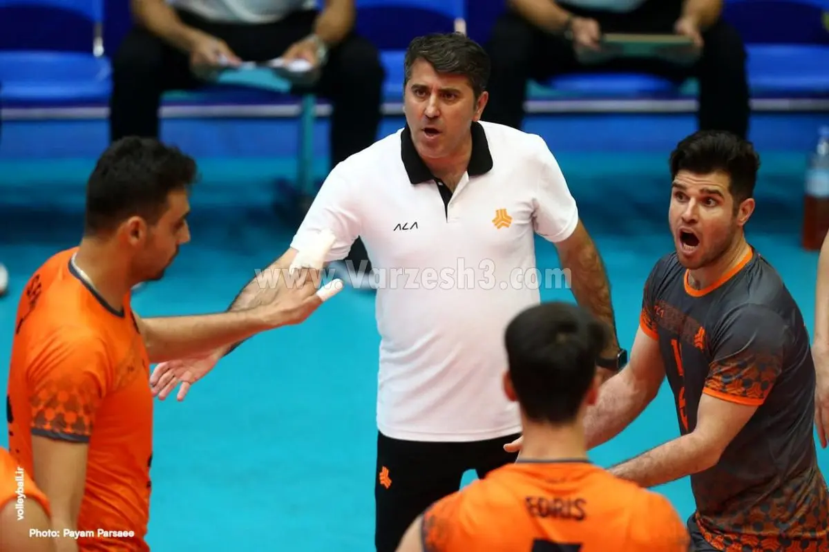 ۵۰ سالگی و تیم جدید! والیبالیست تمام‌نشدنی ایران واقعاً چه رازی دارد؟