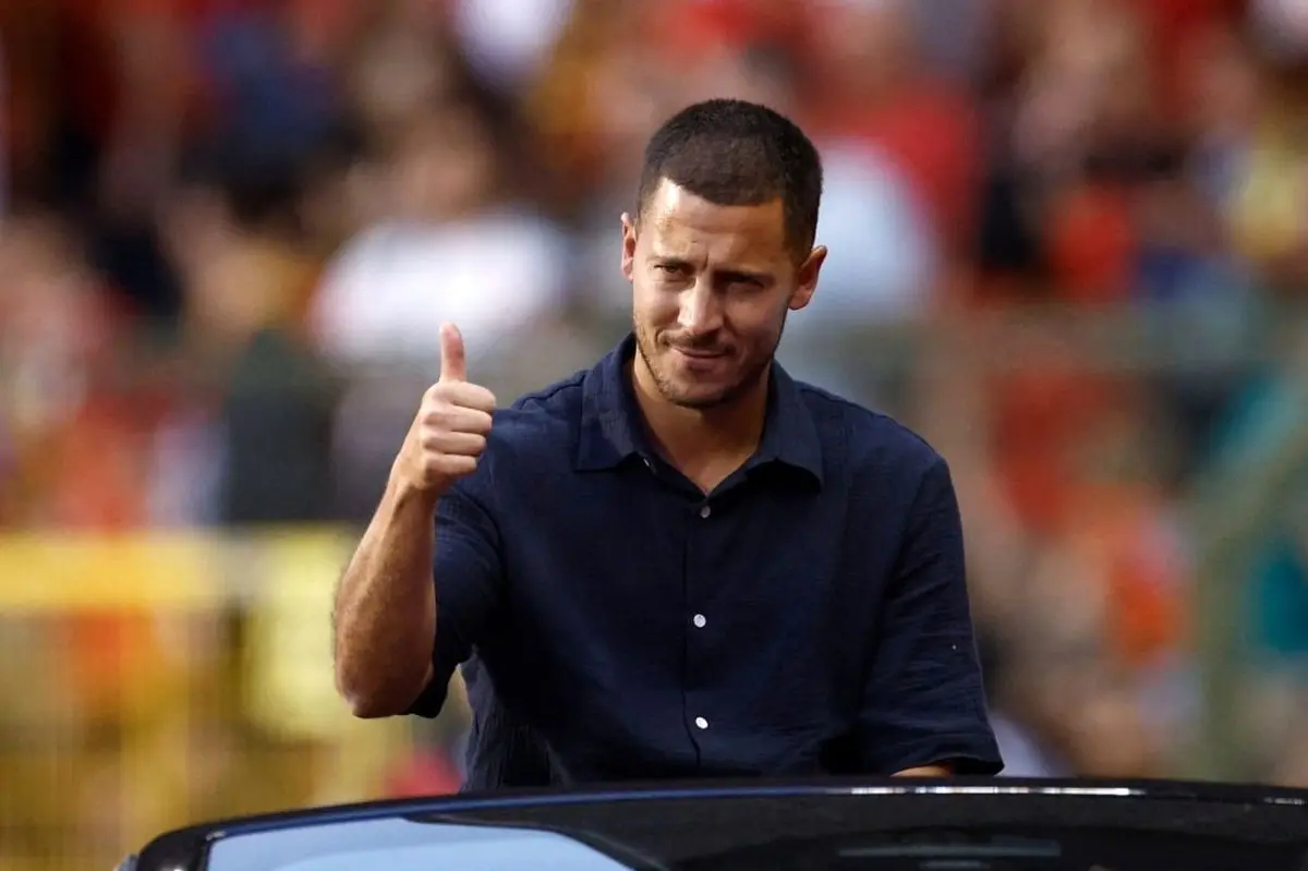 بمب خبری هازارد: چرا عطای اسطوره شدن را به لقای پدربزرگی شاد بخشیدم؟