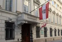 طالبان به اتریش رفت: 'معامله پنهانی' برای اخراج مهاجرین افغان در راه است؟