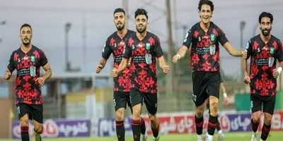 زن ایرانی قله‌های جهان را فتح کرد؛ از آیلندپیک تا چوآیو، تاریخ‌سازی در بلندترین نقطه زمین