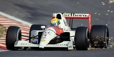 افشاگری تکان‌دهنده: خودروی افسانه‌ای سنا در چنگ حراجی!