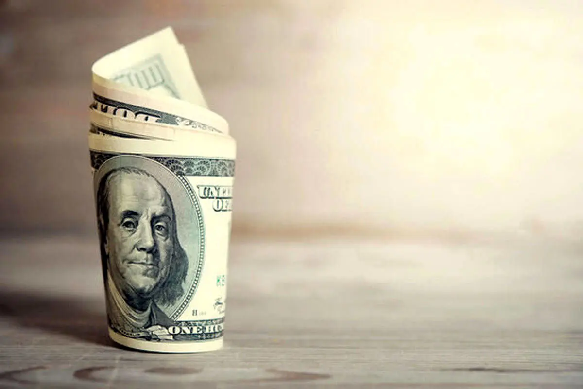 پیش بینی قیمت دلار در فروردین ۱‍۴۰۴ / فنر در می‌رود؟