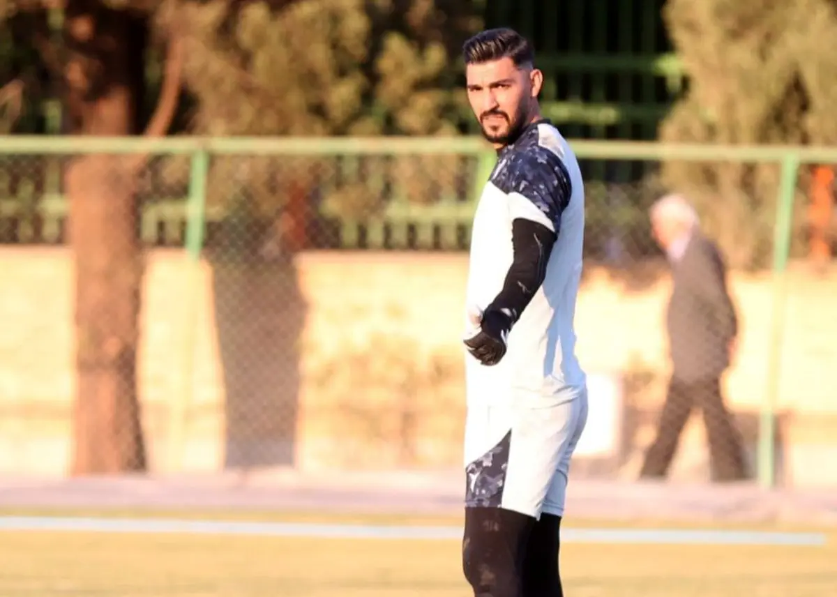 زلزله 15 میلیاردی در فوتبال ایران: دروازه‌بان ذوب، مس را نقره‌داغ کرد!