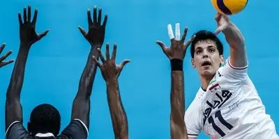 رسول خادم کنار والدین صابر کاظمی: چه کسی جایزه‌ای را طلب کرد؟