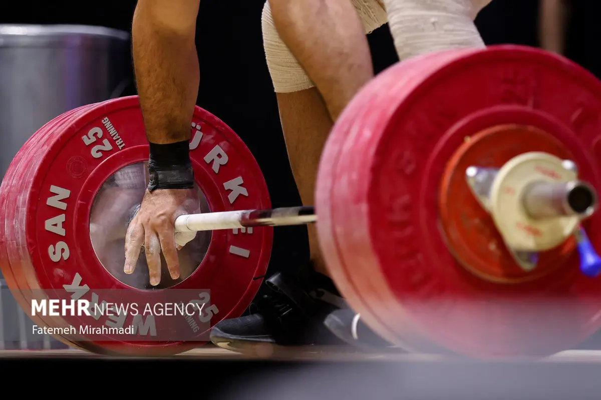کشف بزرگ: ۵۵۰۰ متر زمین آزادی در دام فدراسیون وزنه‌برداری!