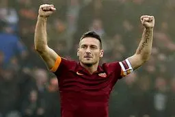 ستاره فوتبال شکست عشقی خورد