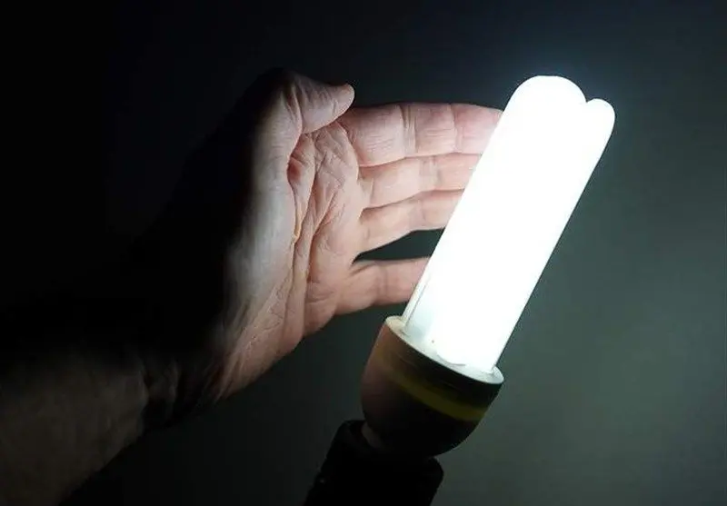 کیف در تاریکی مطلق: زندگی فقط با ۲ ساعت برق در روز؛ آیا دنیا سکوت می‌کند؟