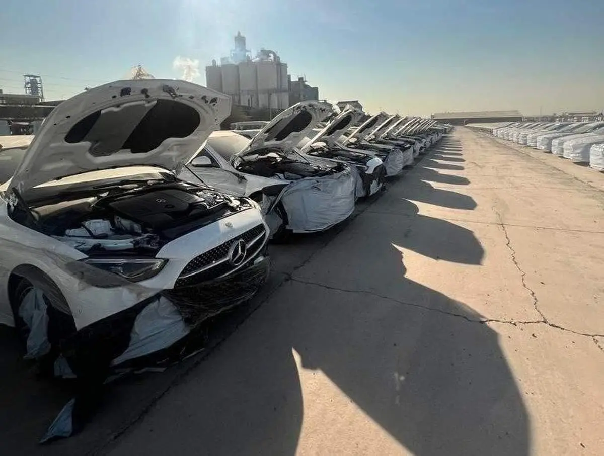 فوری: محموله بنز ایران خودرو در گمرک لو رفت!