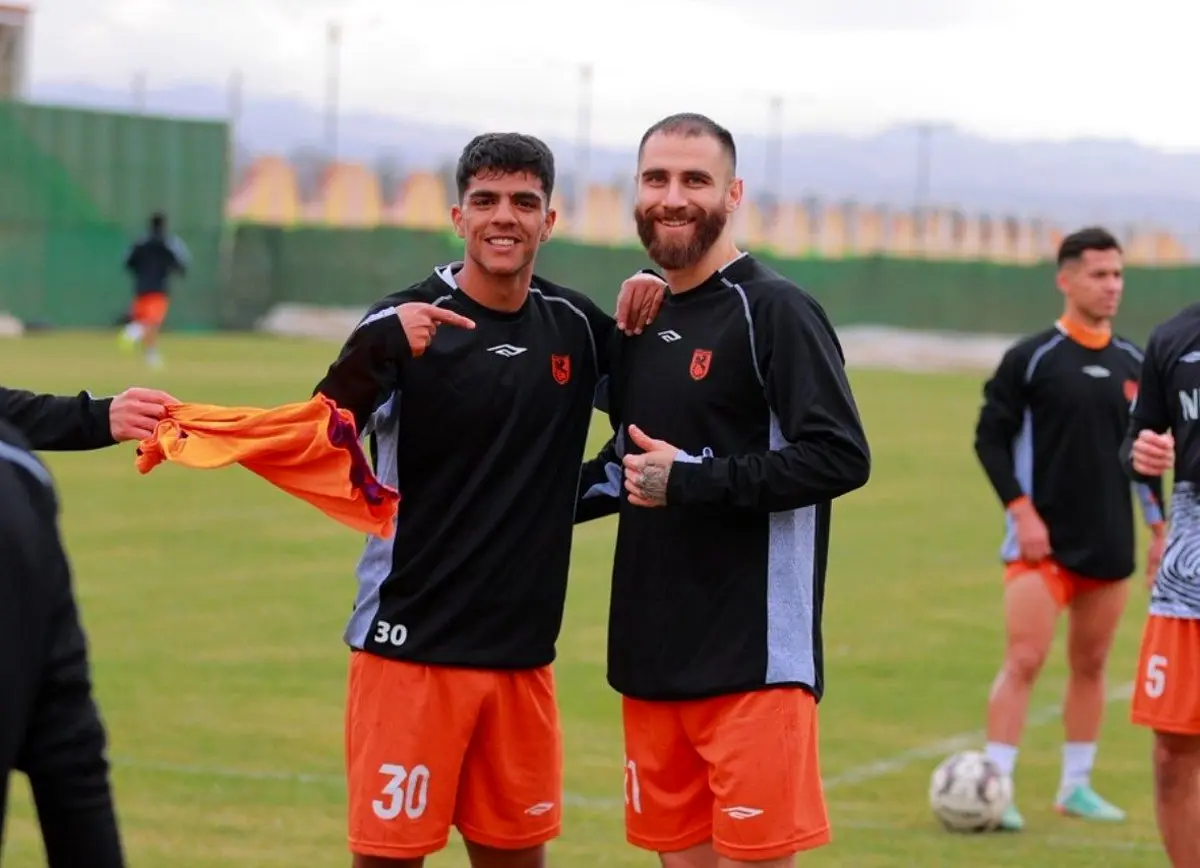 پشت پرده بازگشت جنجالی جهانبخش و معامله عجیب مدافع مس: افشاگری بزرگ در راه است؟