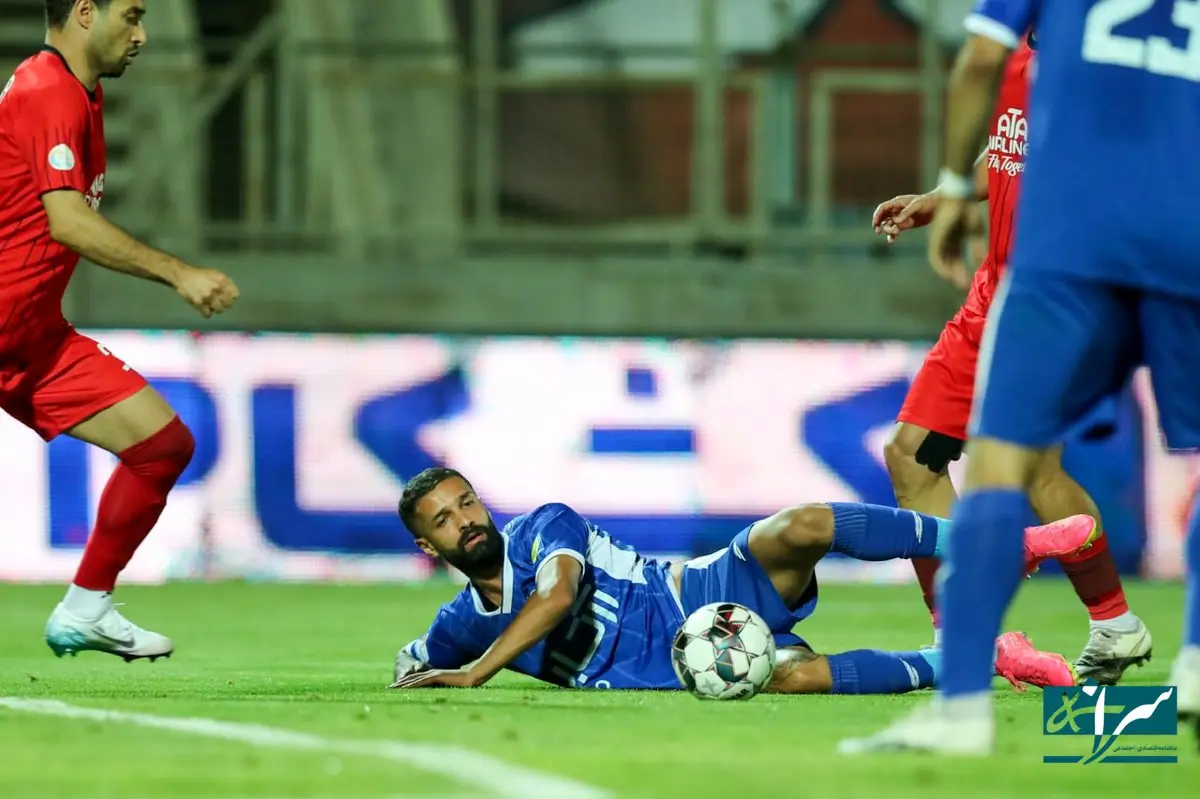 سهرابیان اجازه همراهی استقلال را ندارد