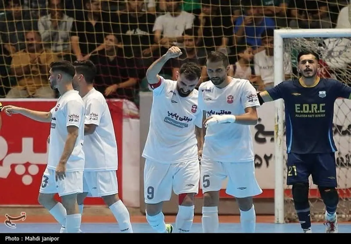 گیتی‌پسند بی‌رقیب در صدر، نماینده شهرکرد در ورطه شکست!