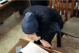 سرگذشت غم‌انگیز زنی که شوهرش او را از خانه بیرون کرد 