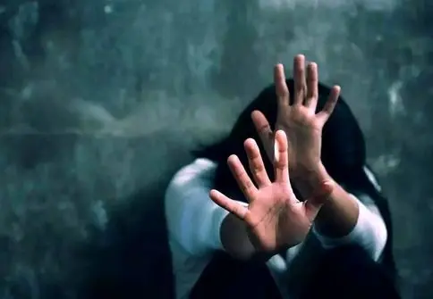 پلیس در جست‌وجوی متجاوزان نقابدار