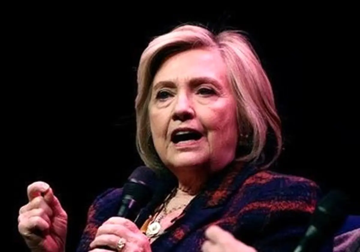 کلینتون بمب خبری ترکاند: دادگاه زیر ذره‌بین جهانی!