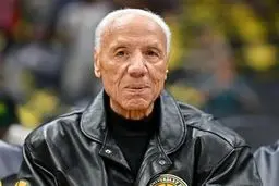 مرگ شوکه‌کننده اسطوره NBA: جهان بسکتبال در سوگ فرو رفت