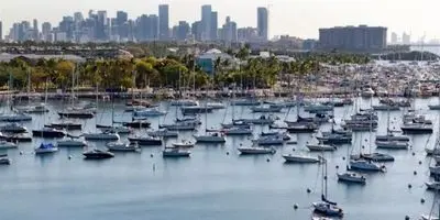 فاجعه فلوریدا: خودرو در مغازه، ۱۱ کشته و ده‌ها زخمی!