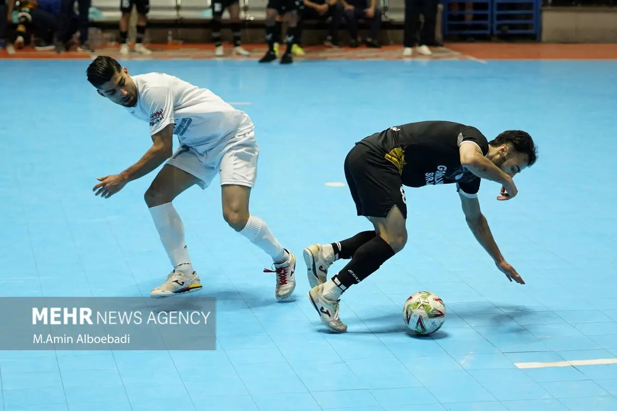 زلزله در لیگ برتر فوتسال! نبرد غول‌های اصفهان و سیرجان: کدام تیم پیروز می‌شود؟