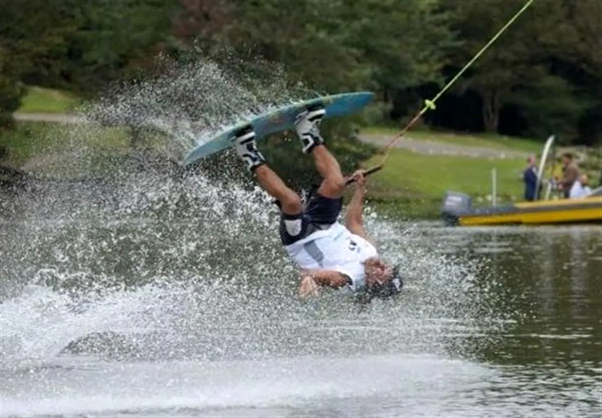رئیس فدراسیون اسکی روی آب: با این تصاویر خارج از عرف برخورد قاطع می‌کنم!