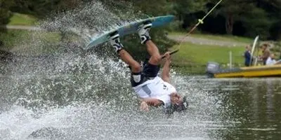 رئیس فدراسیون سکوتش را شکست: واکنش جنجالی به تصاویر "غیر اخلاقی" اسکی روی آب!