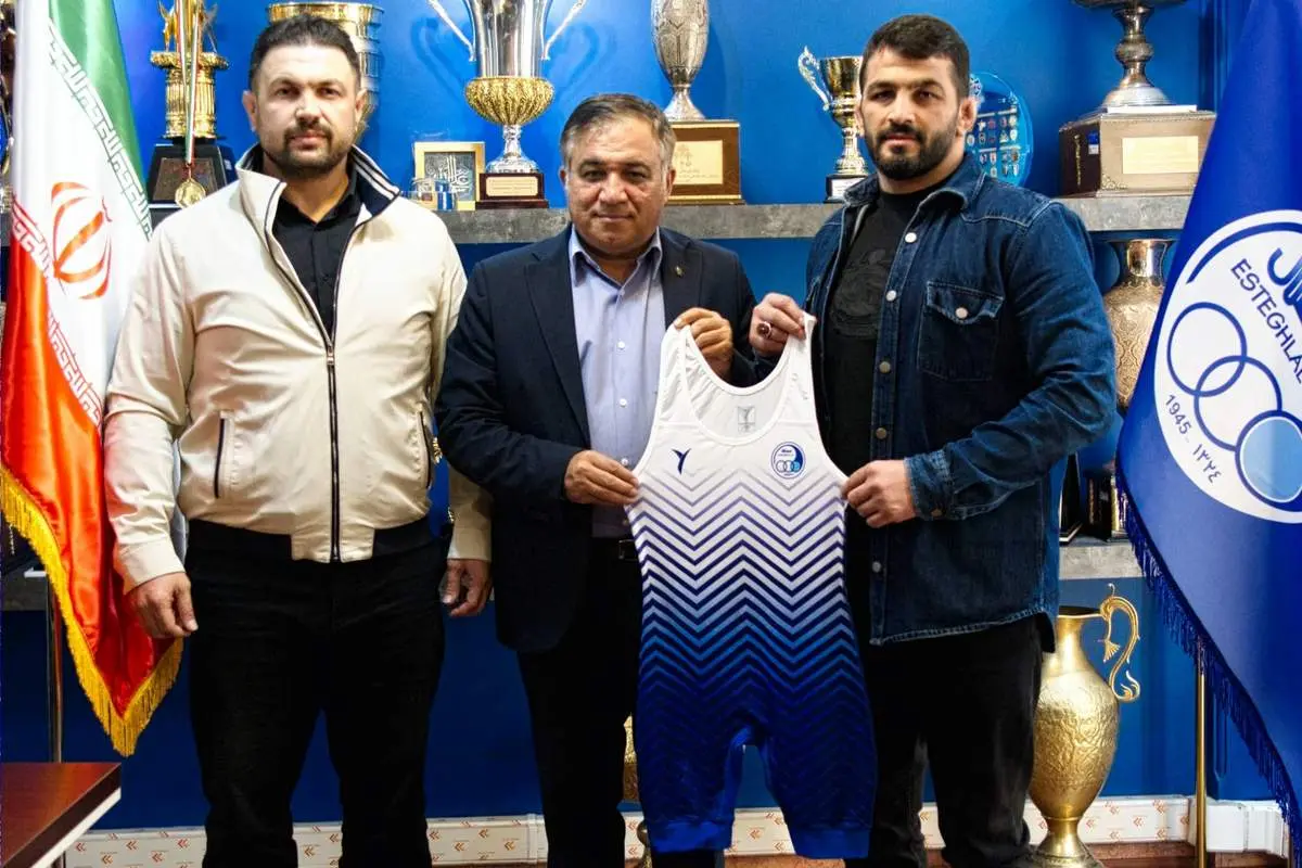 یزدانی ۵ میلیارد، فیروزپور ۷ میلیارد: قراردادهای جنجالی با استقلال و جدال ۴.۵ میلیاردی مدال‌آوران!