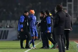 فریاد هواداران استقلال: بطری آب، تنها سهم آبی‌ها از بازیکنان!