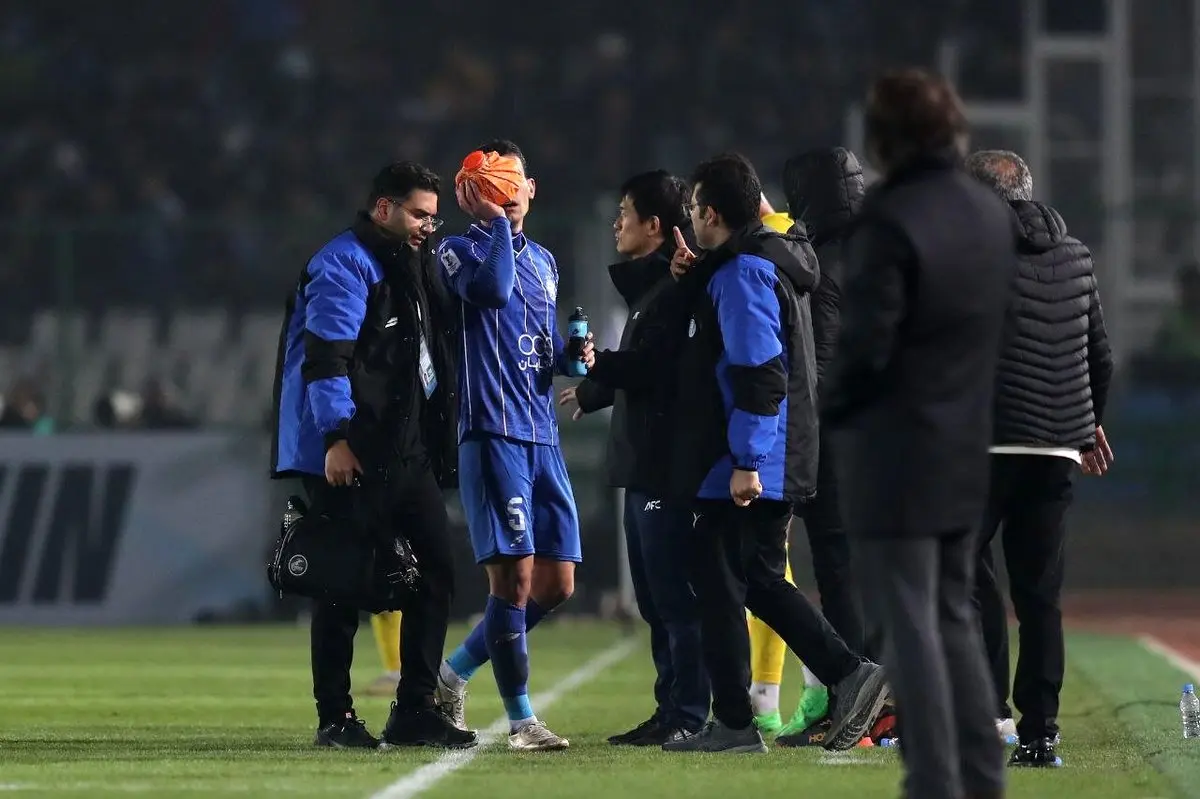 فریاد هواداران استقلال: بطری آب، تنها سهم آبی‌ها از بازیکنان!