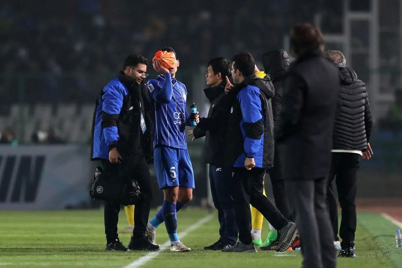 فریاد هواداران استقلال: بطری آب، تنها سهم آبی‌ها از بازیکنان!