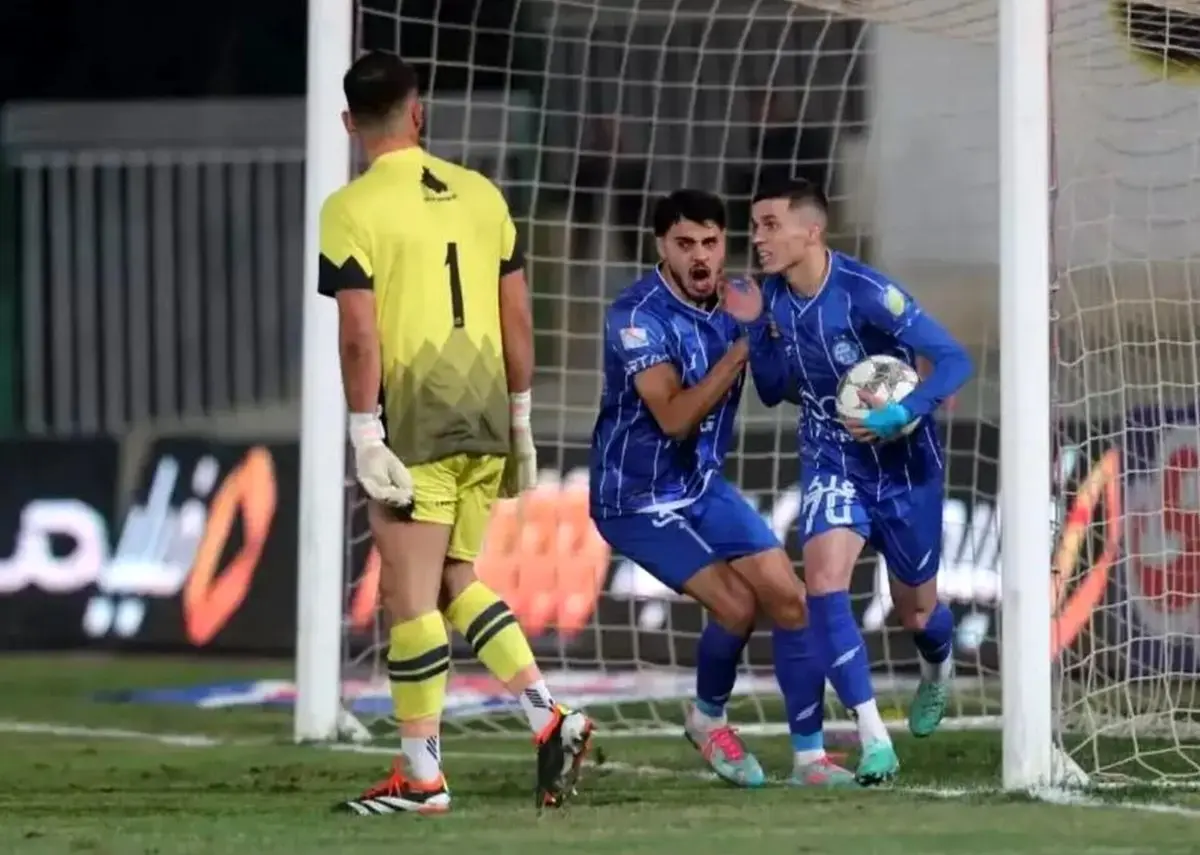 جنجال در دربی استقلال و الوصل: بازی با یک ساعت تاخیر برگزار می‌شود!