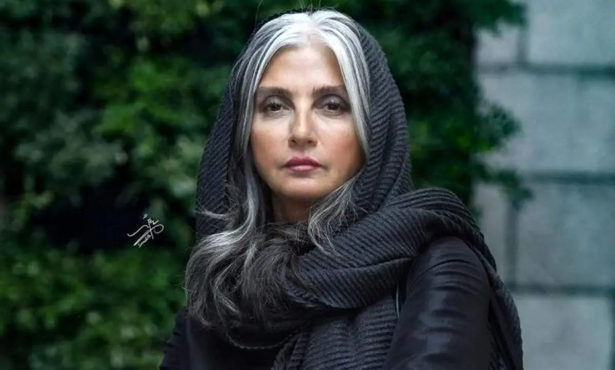 موتور سواری بازیگر زن سینما در خیابانهای تهران + فیلم