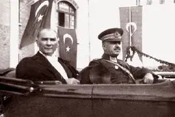 دموکراسی ترکیه در 102 سالگی: سکوت مرگبار تحلیلگران ترک!