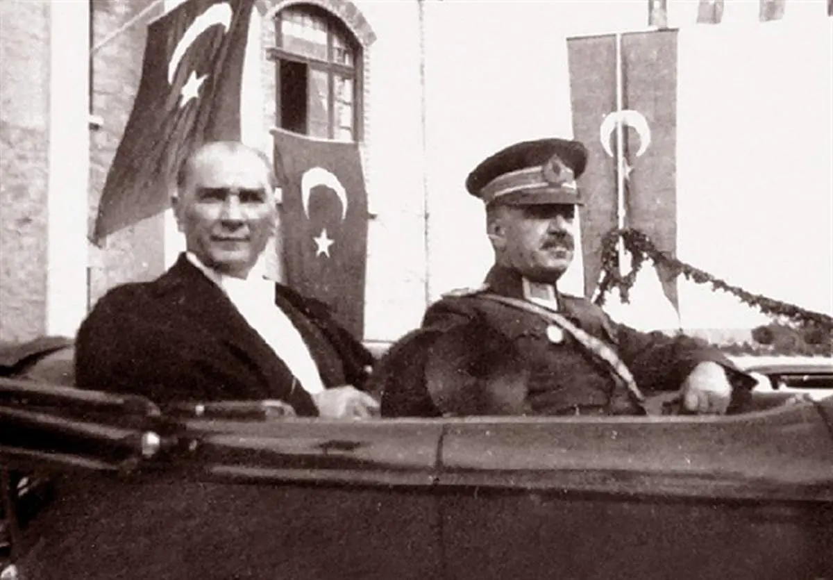 دموکراسی ترکیه در 102 سالگی: سکوت مرگبار تحلیلگران ترک!