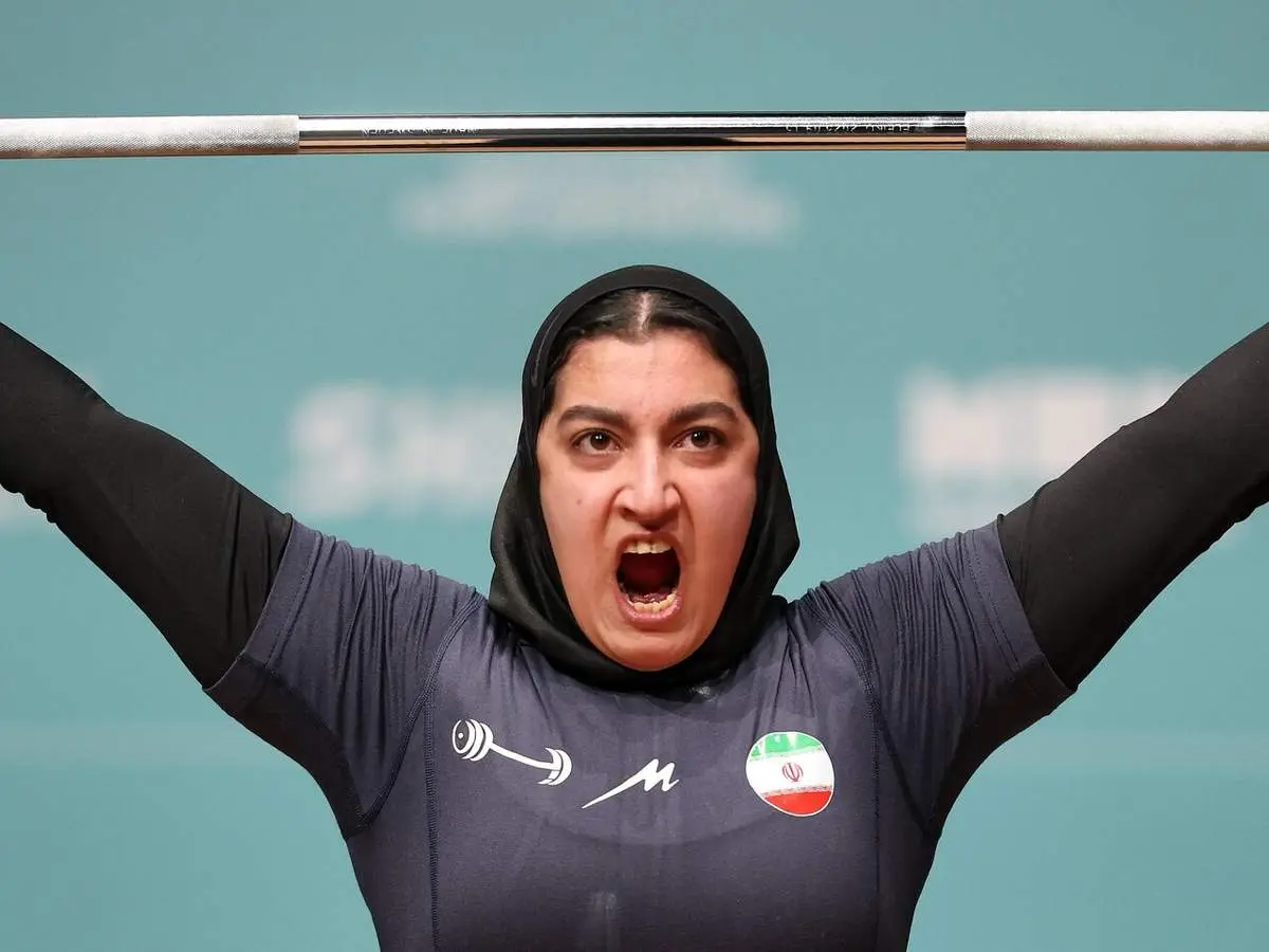 رسوایی در وزنه برداری: زهرا حسینی با حرکت یک ضرب مدال برنز گرفت!
