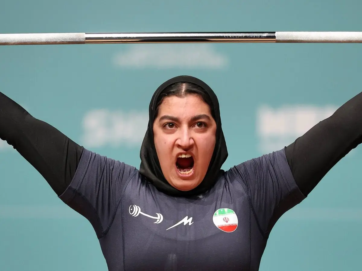 رسوایی در وزنه برداری: زهرا حسینی با حرکت یک ضرب مدال برنز گرفت!