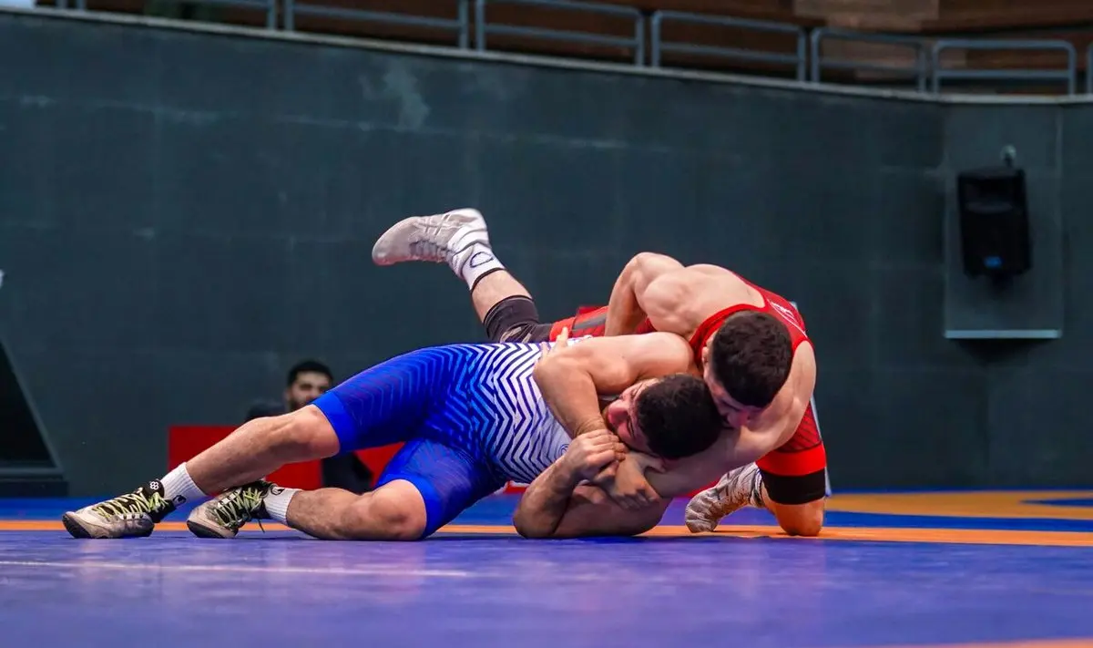 خشم قهرمانی؛ استقلال قم بر سکوی اول لیگ کشتی فرنگی ایستاد!