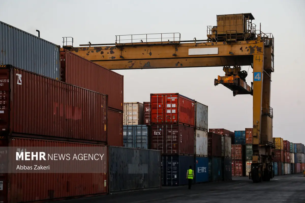 ۵ میلیون تن کالا در بنادر گروگان شد؛ فاجعه انبارداری یا تبانی؟