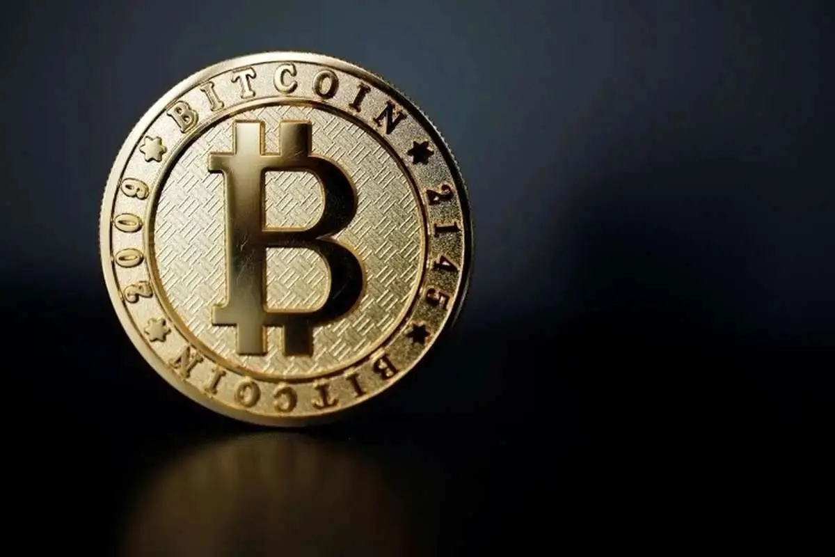 بیت کوین در آستانه سقوط آزاد: ۱۵ آذر ۱۴۰۴ آخرین فرصت خرید؟