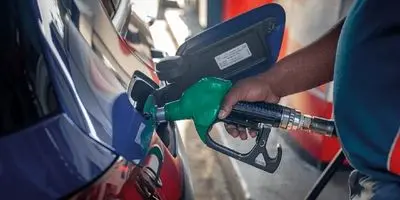 مرز ۶۲ هزار تومان در قیمت بنزین سوپر شکسته شد؛ فاجعه در راه است؟