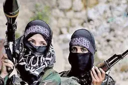 زن داعشی در عراق به حبس ابد محکوم شد: افشاگری تکان‌دهنده از نقش او در جنایات!