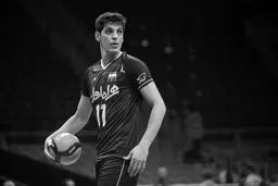 صابر کاظمی در آغوش خاک: تشییع باشکوه و حاشیه‌های جنجالی در آق‌قلا