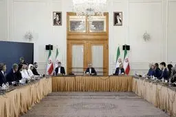 خواب‌زده‌های سفارت در دام بقایی: افشاگری جنجالی یا نمایش سیاسی؟