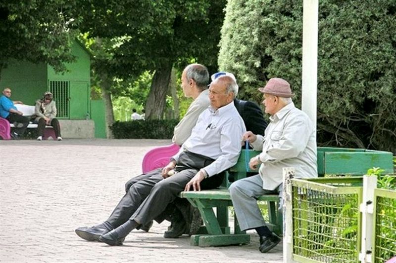 خبری که بازنشستگان را شاکی کرد / حقوق ها کم شد؟